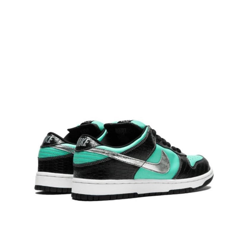 Nike SB Dunk Low x Diamond Supply Co.