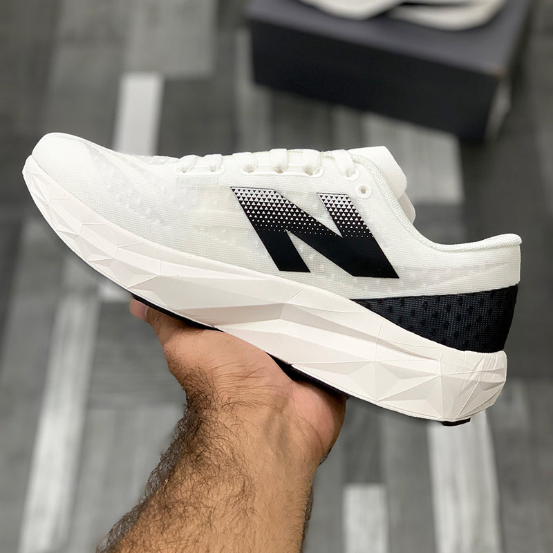 New Balance FuelCell Rebel v4 SC Elite Off White